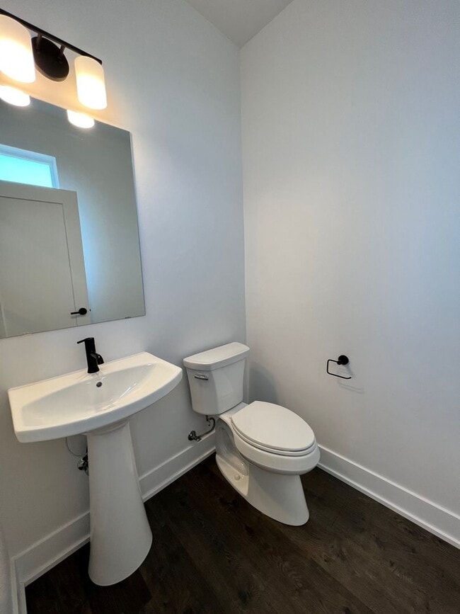 Building Photo - Petrosa 3 Bedroom Townhome