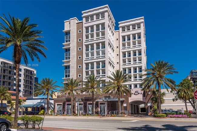 Building Photo - 455 E Palmetto Park Rd