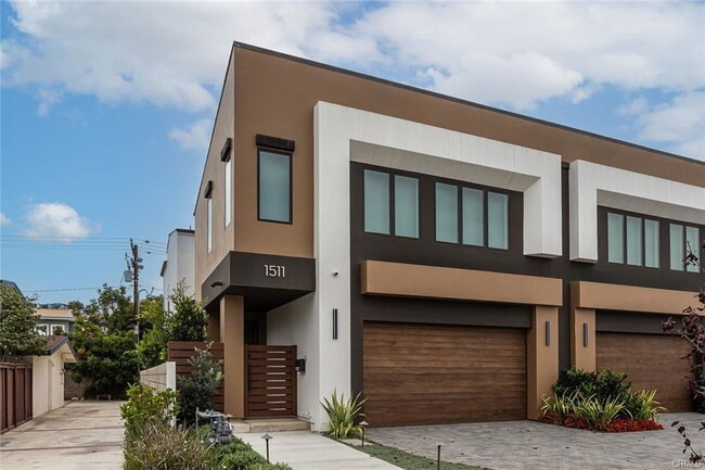 Building Photo - 1511 Cliff Dr