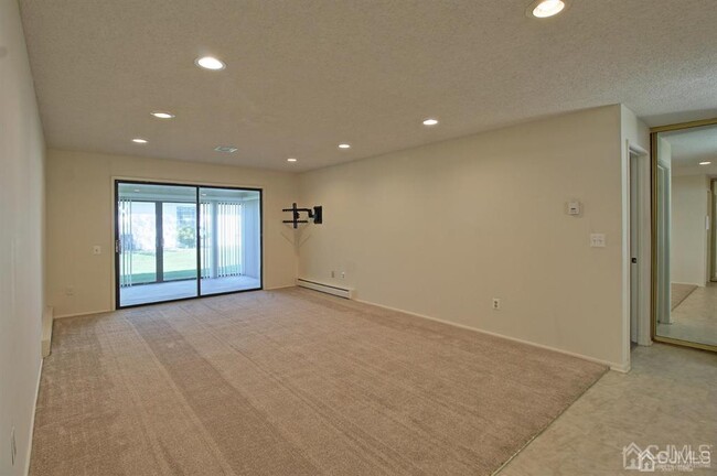 Building Photo - 137 Cistus Plaza