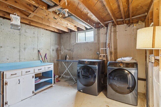 Building Photo - Move-In Ready Ranch with Modern Upgrades a...
