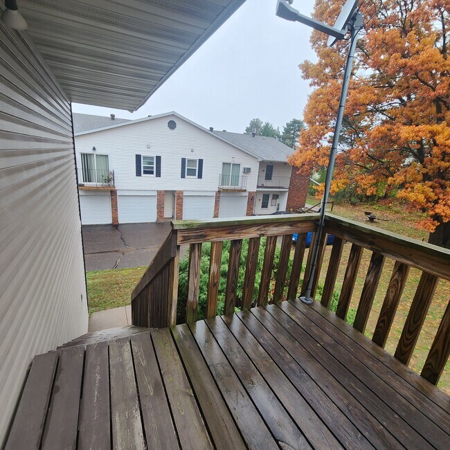 Building Photo - 3218 Oak Knoll Dr