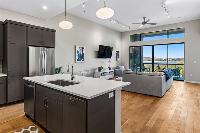 Building Photo - 5921 Hiline Rd