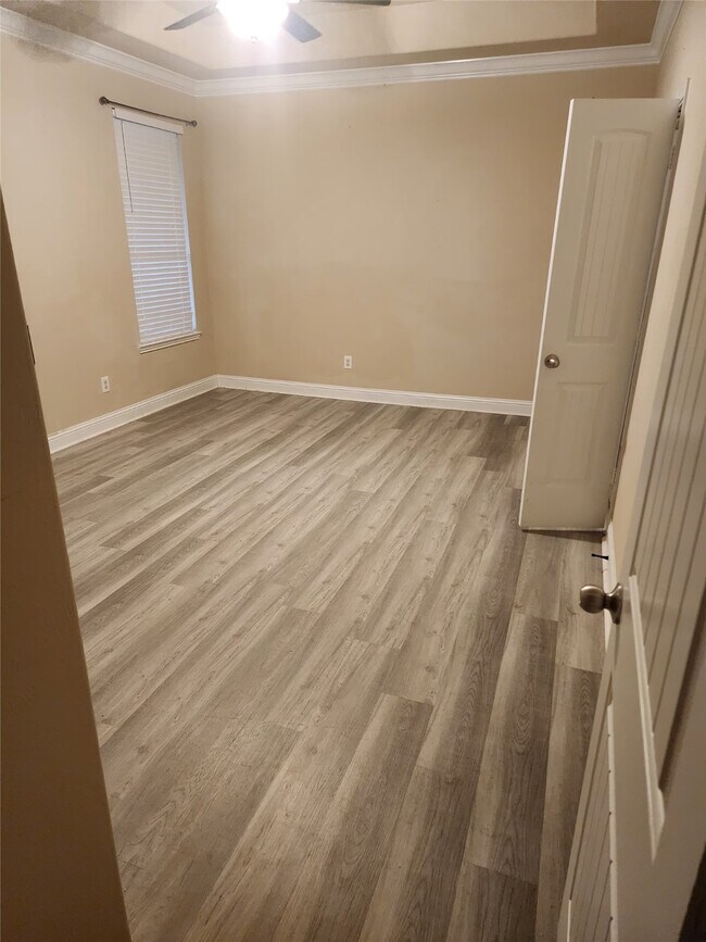 Building Photo - 8119 Sweet Gardens Ct