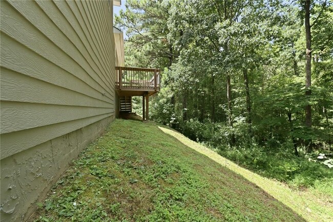 Building Photo - 229 Hampton Dr
