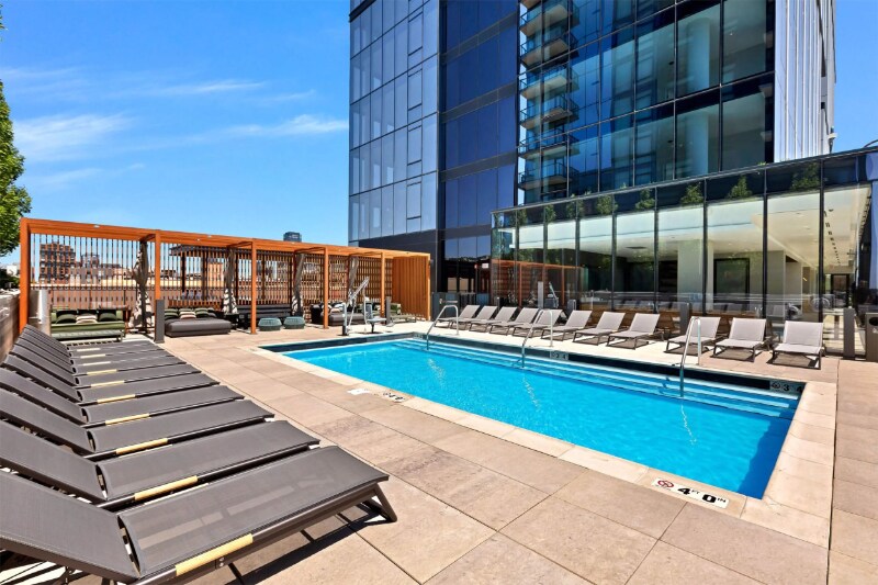 Building Photo - 1201 W Van Buren St