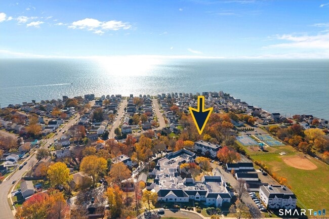 Building Photo - 267 Melba St