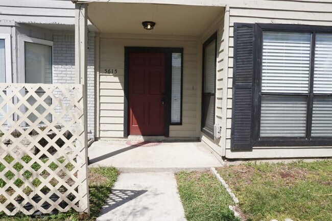 Primary Photo - 3/2.5 Townhome on Westside