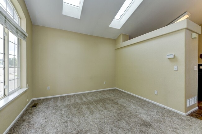 Building Photo - Beautifully Updated 3-Bed Home in Arapahoe...