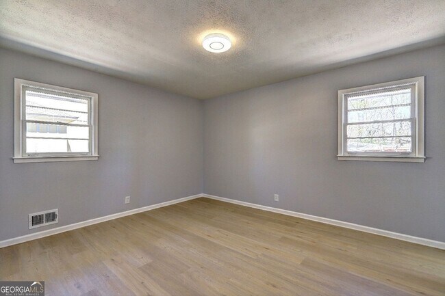 Building Photo - 469 Dogwood Dr NW