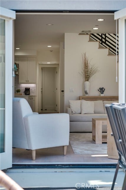 Building Photo - 608 Heliotrope Ave