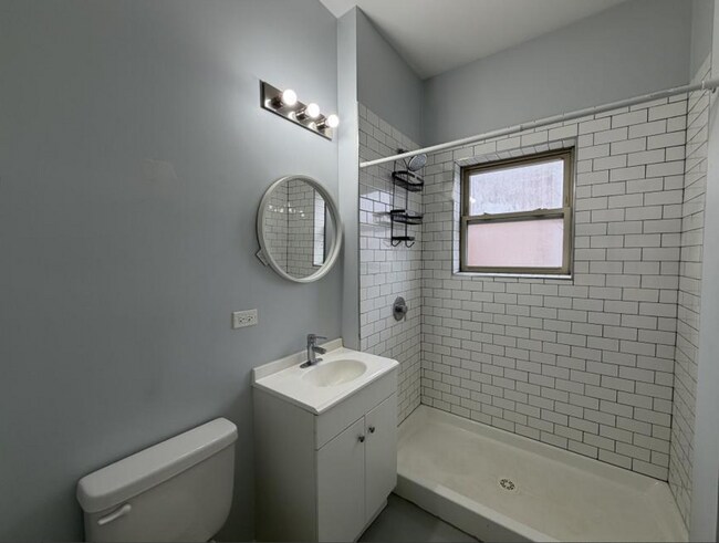 Building Photo - 4700 N Racine Ave