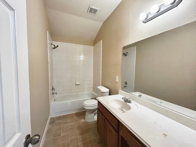 Building Photo - 5903 Llano Creek Dr