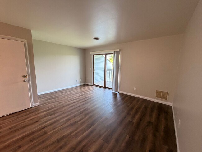 Building Photo - 179-179 Talon Pl