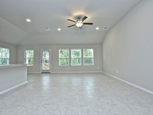 Building Photo - 4 BR / 2 BA - 1813 SF One-Story Home - Lago Vista!