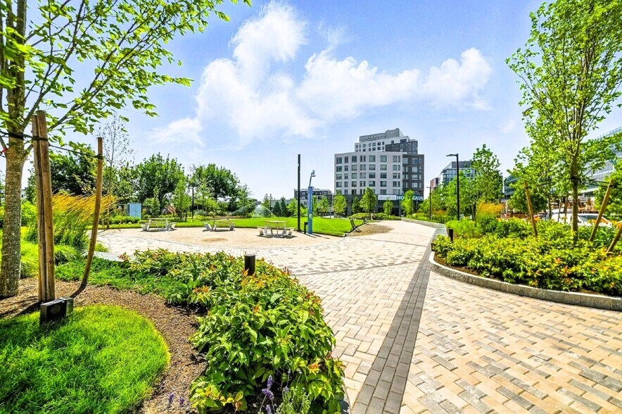 Building Photo - 38 Hichborn St