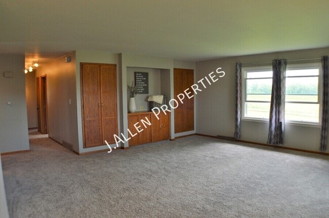 Building Photo - 2219 Sunset Ave