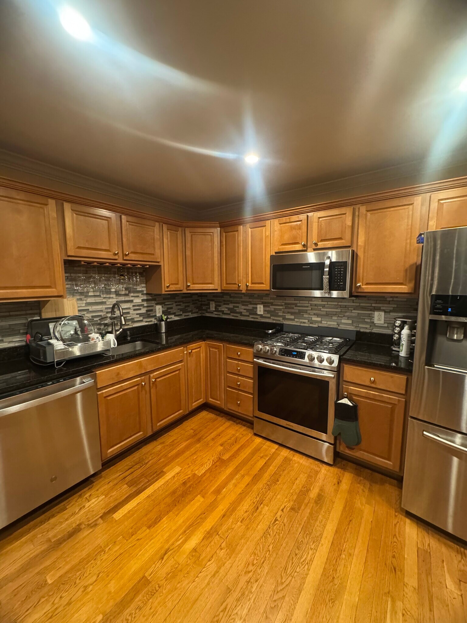Building Photo - 39 Maple Tree Ave