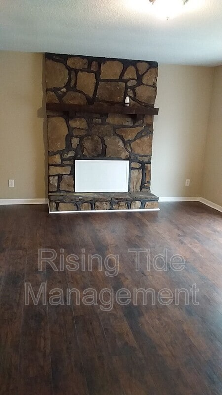 Building Photo - 436 10th Ct