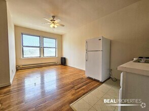 Building Photo - 0 bedroom in CHICAGO IL 60657