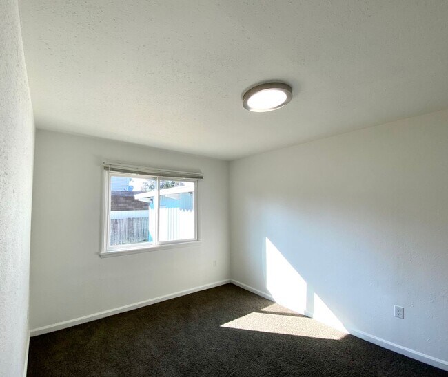 Building Photo - Dudley 3502-3504#