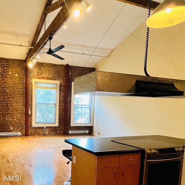 Building Photo - 2 br, 2 bath House - 400 Spear Street #220