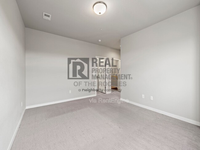 Building Photo - 744 Wagon Trail Rd