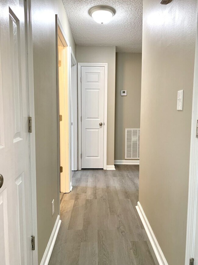 Building Photo - 1125 Lamont Ct