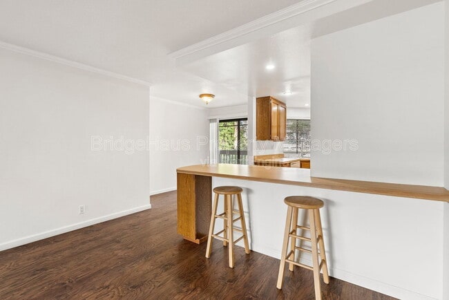 Building Photo - 5750 Friars Rd