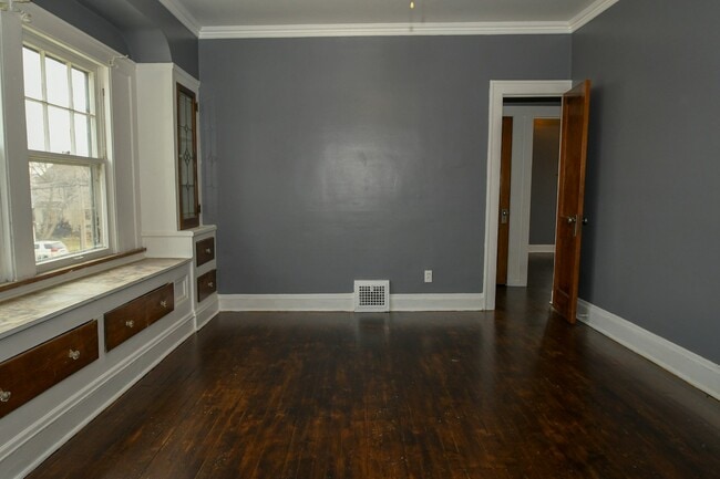 Building Photo - 18911 Locherie Ave