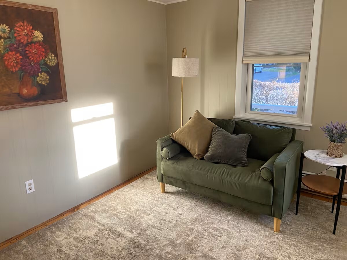 Building Photo - 36 Walnut St