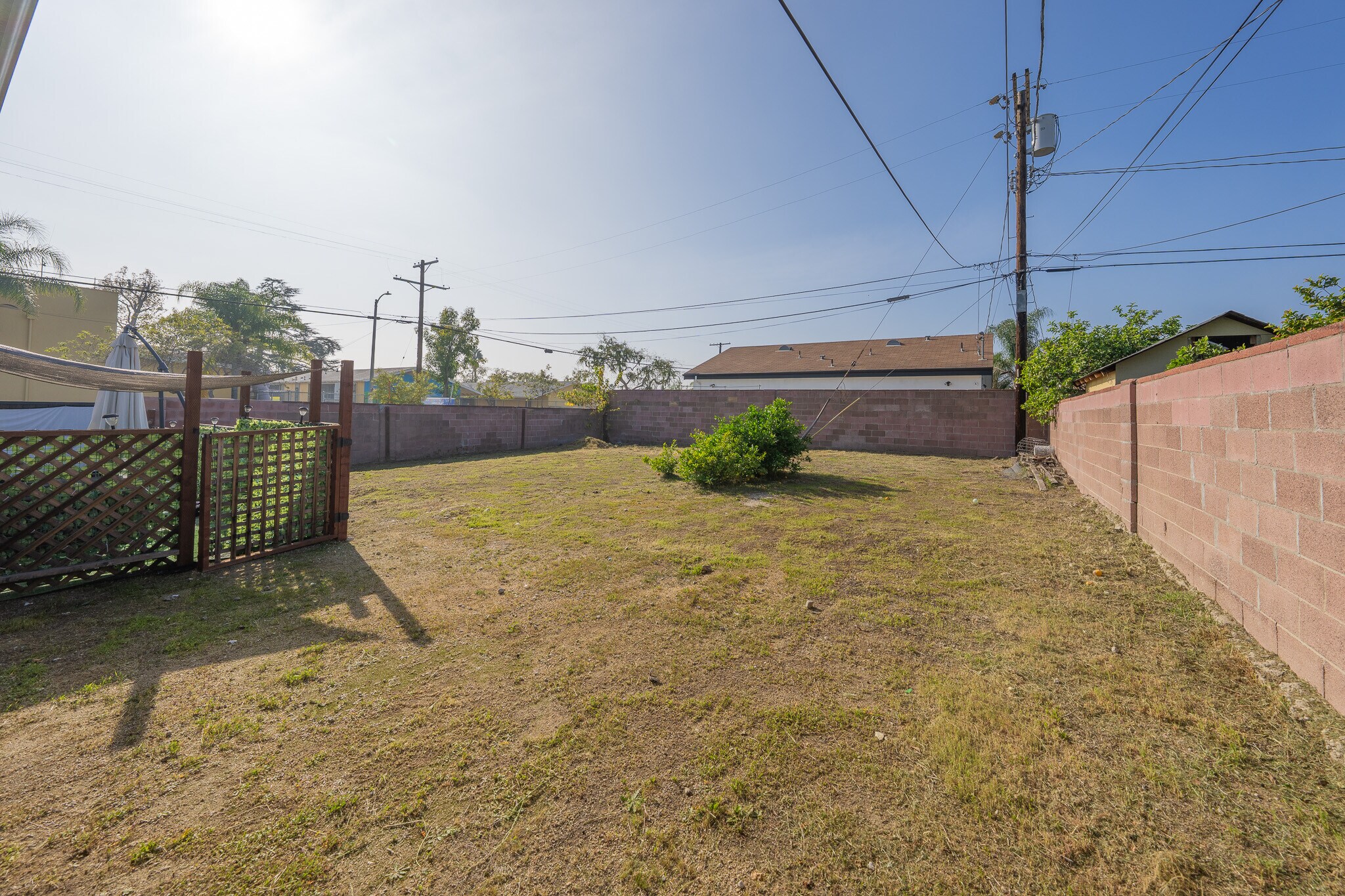 Building Photo - 7503 Camellia Ave