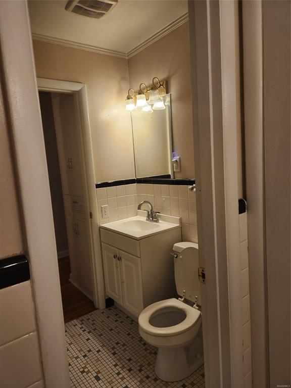 Building Photo - 606 Fairview Ave