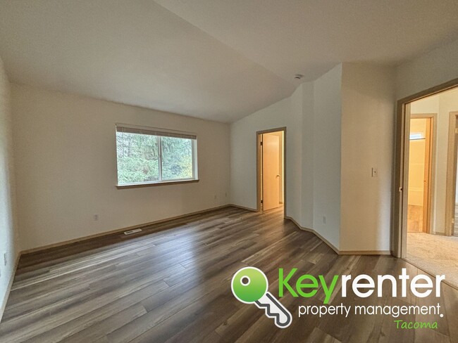 Building Photo - $200 Off First Month’s Rent - Beautiful Ho...