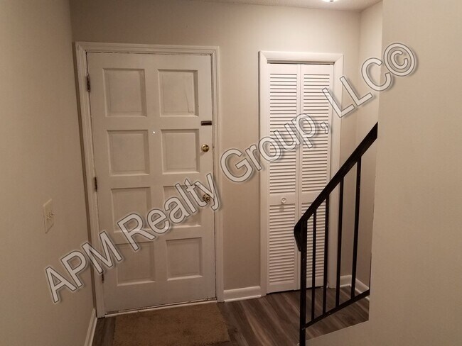 Building Photo - Cherry Hall Townhomes