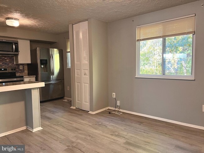 Building Photo - 8104 Willowdale Ct