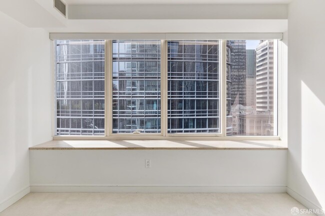 Building Photo - 301 Mission St