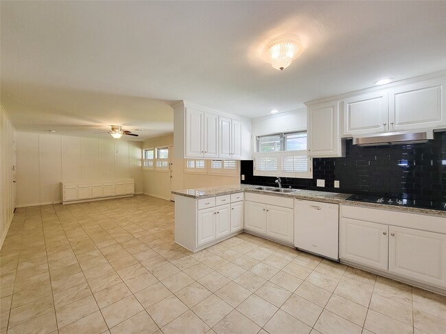Building Photo - 4602 Redstart St