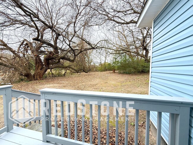 Building Photo - 348 Foster St