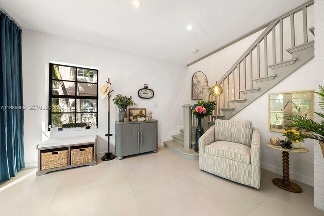 Building Photo - 151 NE 43rd St