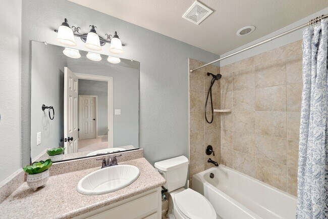 Building Photo - 1308 Cotulla Dr
