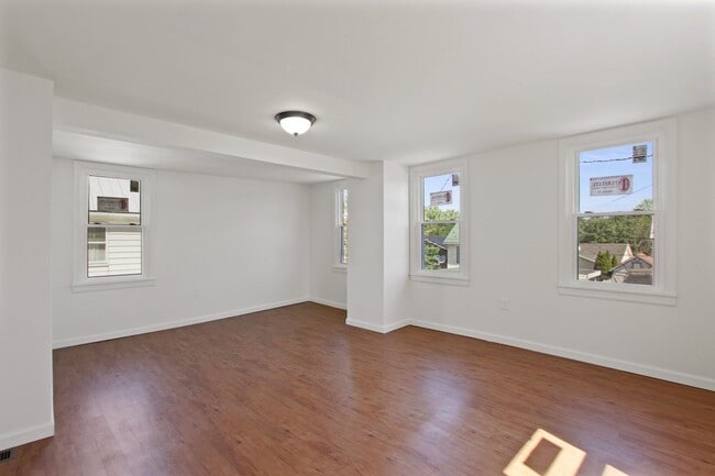 Building Photo - Coming Soon- Charming 2 Bedroom, 1.5 Bath ...