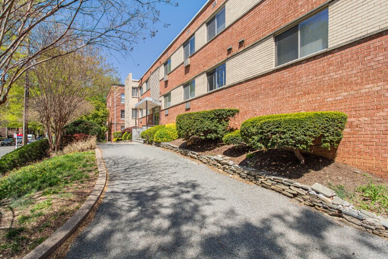 Building Photo - 4465 MacArthur Blvd NW