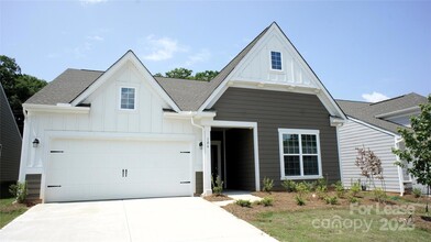 Building Photo - 106 White Apple Wy