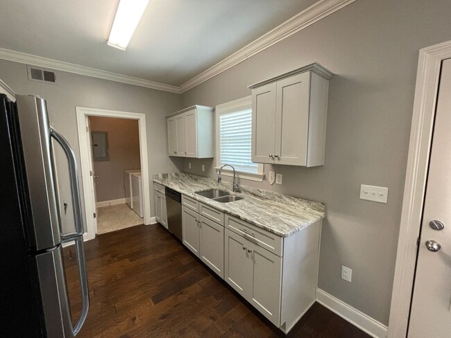 Building Photo - 4BD/4.5BA FOR RENT