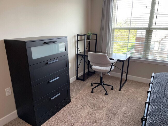 Building Photo - 740 Zumstein Ln