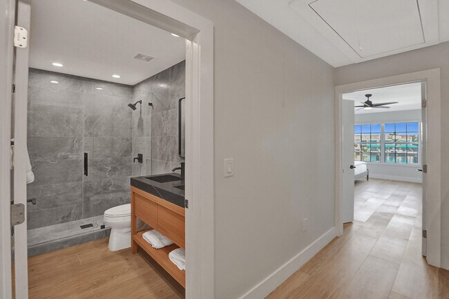 Building Photo - 876 Jeffery St