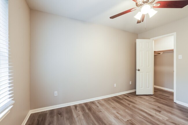 Building Photo - 14518 Southern Magnolia Cir
