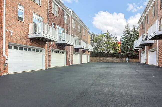 Building Photo - 310 Big Rail Dr
