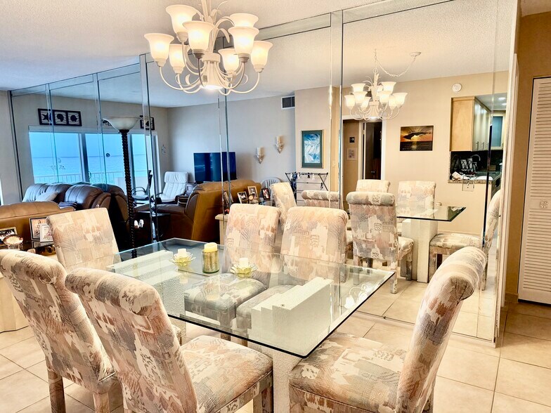 Dining room - 1950 S Ocean Dr